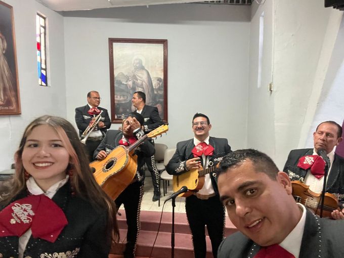 Mariachi Los Plebes
