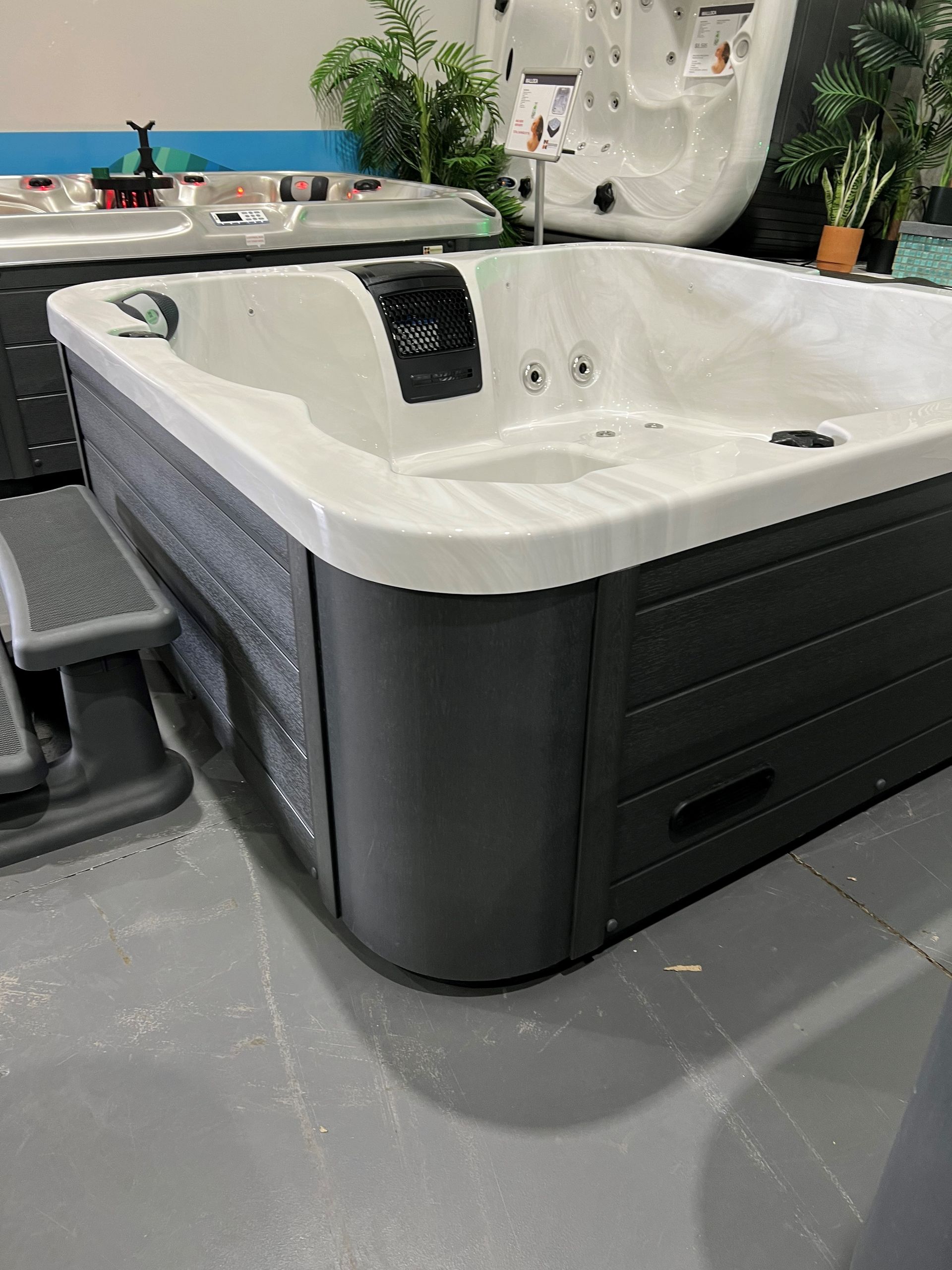 Spa pools for sale