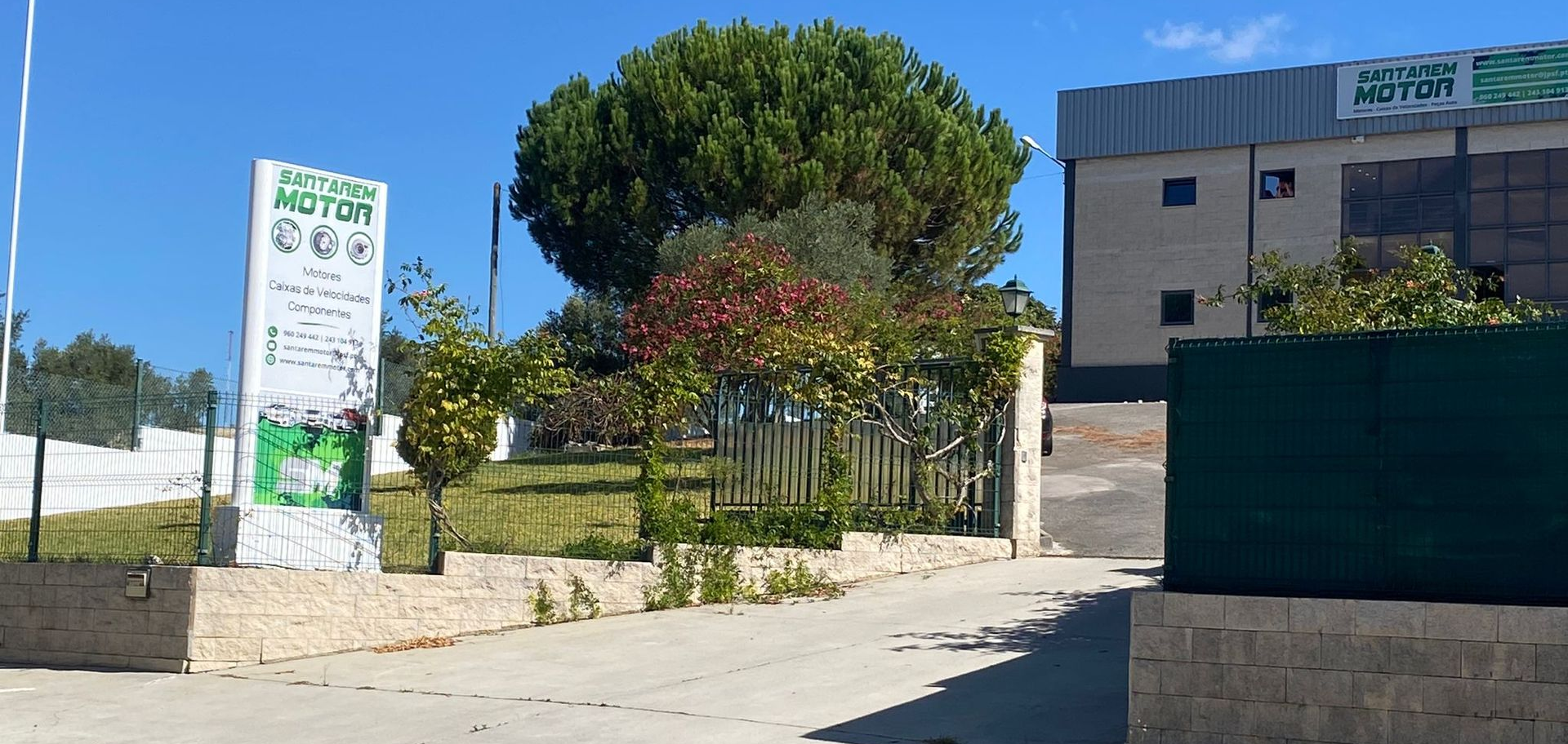 Paisagem da entrada dos escritórios da SantaremMotor