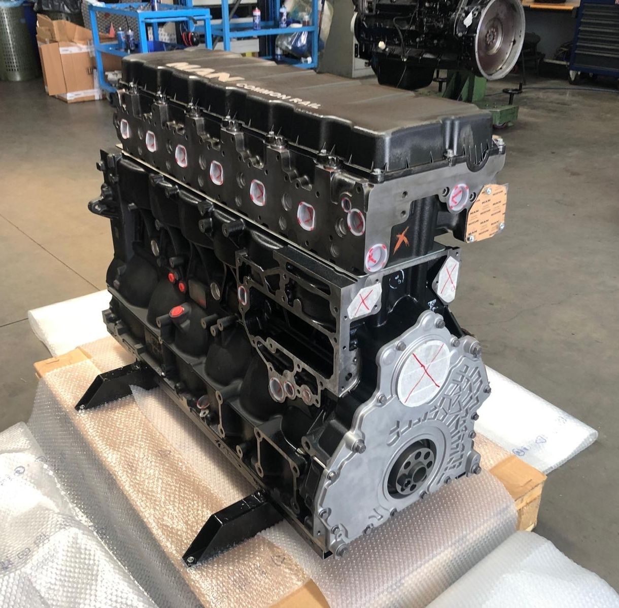 Motor para Pesado MAN D2676LF46, configuração LIGHT ENGINE, com potência 324kW / 440hp, conforme norma europeia Euro7