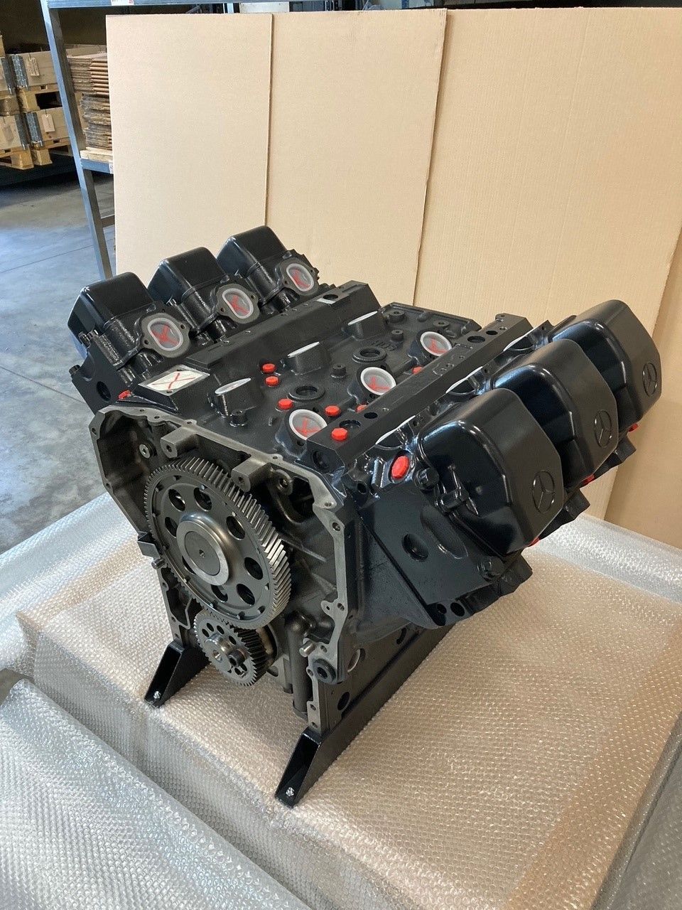 Motor para Pesado Mercedes OM501LA, configuração LONGBLOCK, Referência 541.972, com potência 360HP, conforme a norma europeia Euro5