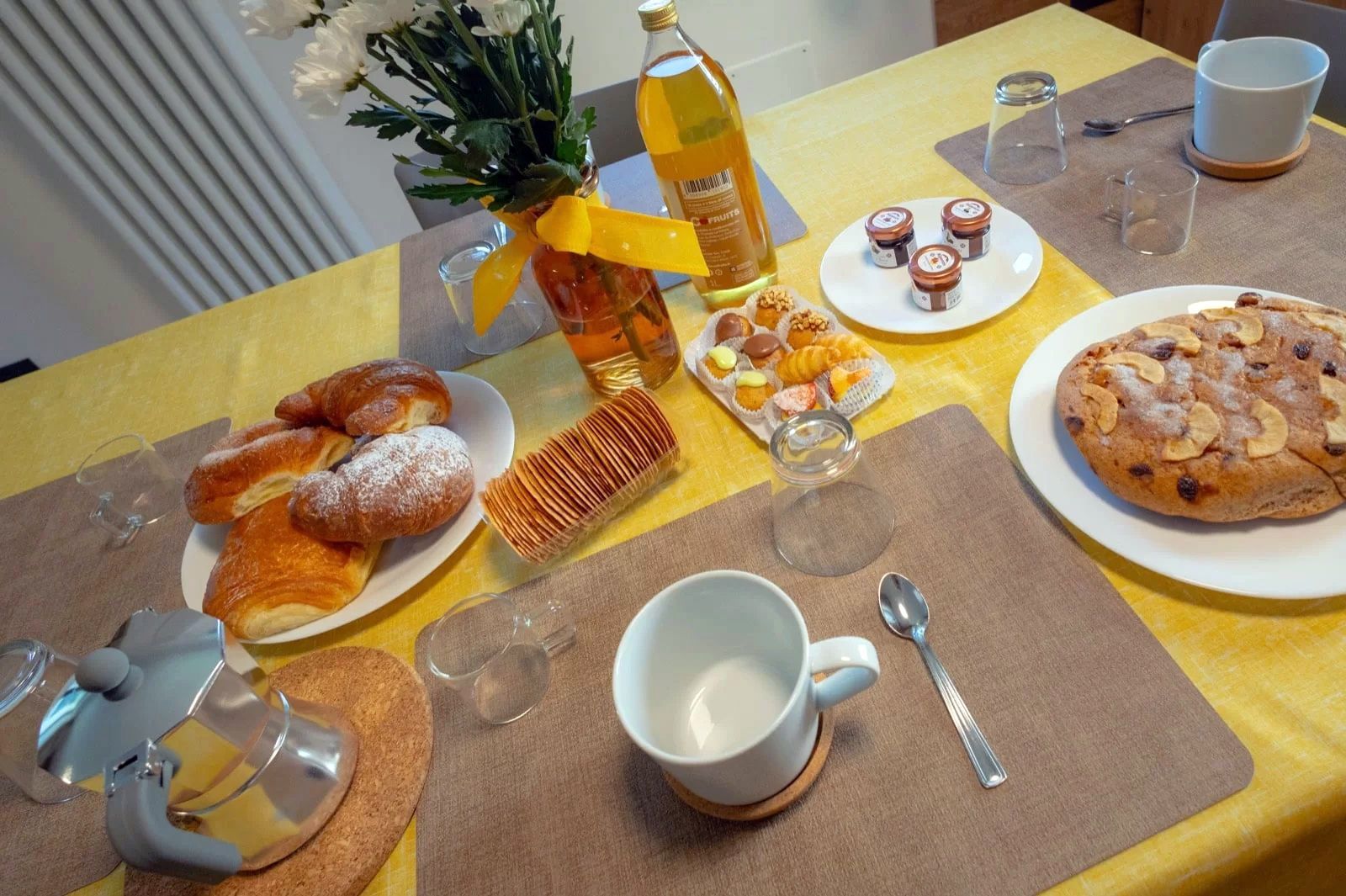 colazione appartamento azalea