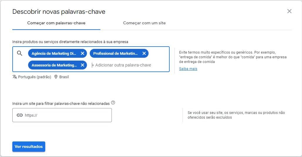 Nessa imagem aparece a barra para inserir as palavras-chave, onde 3 já estão pré-selecionadas, que são : Agência de Marketing Digital, profissional de marketing digital e assessoria de marketing digital
