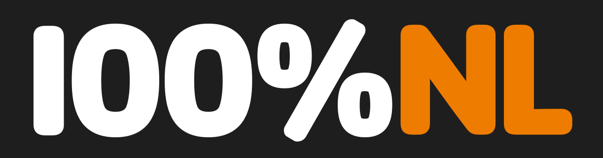 Het 100%NL-logo in wit met oranje tekst op een zwarte achtergrond.