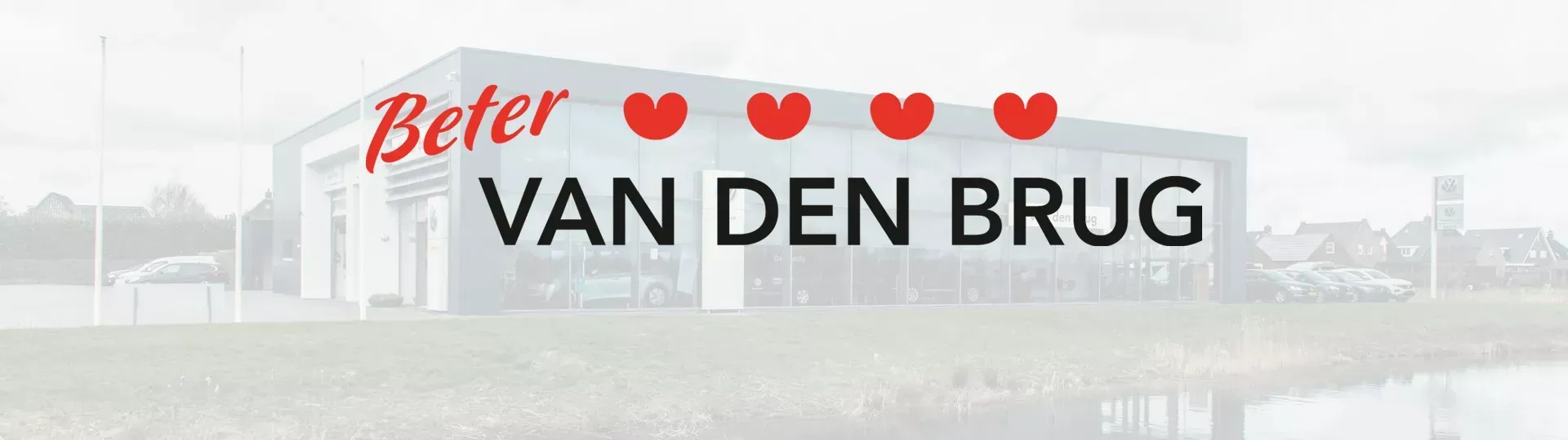 Het logo van Beter Van Den Brug in rood en zwart met drie rode harten op een lichtgrijze achtergrond.