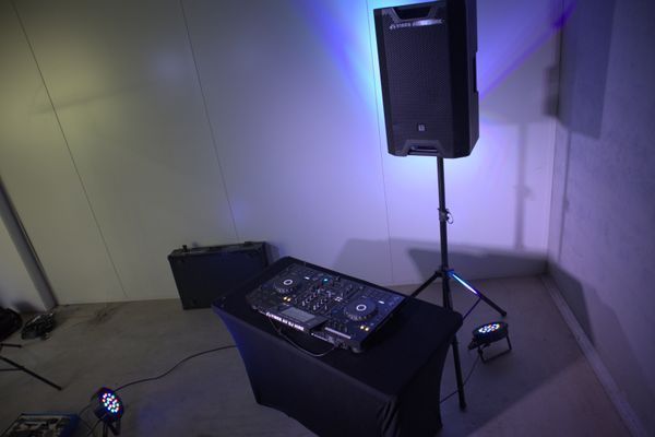 XDJ-RX2 & Speaker Package hire in Sydney