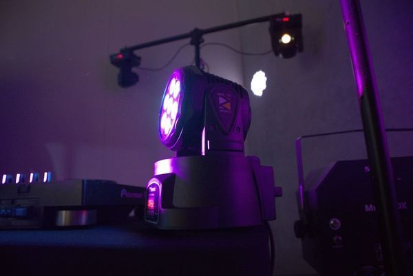 Beamz MHL-74 7 x 10 Watt RGBW LED Moving Head Wash hire in Sydney
