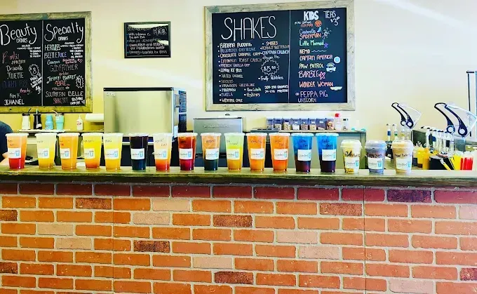 RR Nutrition health food cafe interior with colorful drinks and fresh ingredients