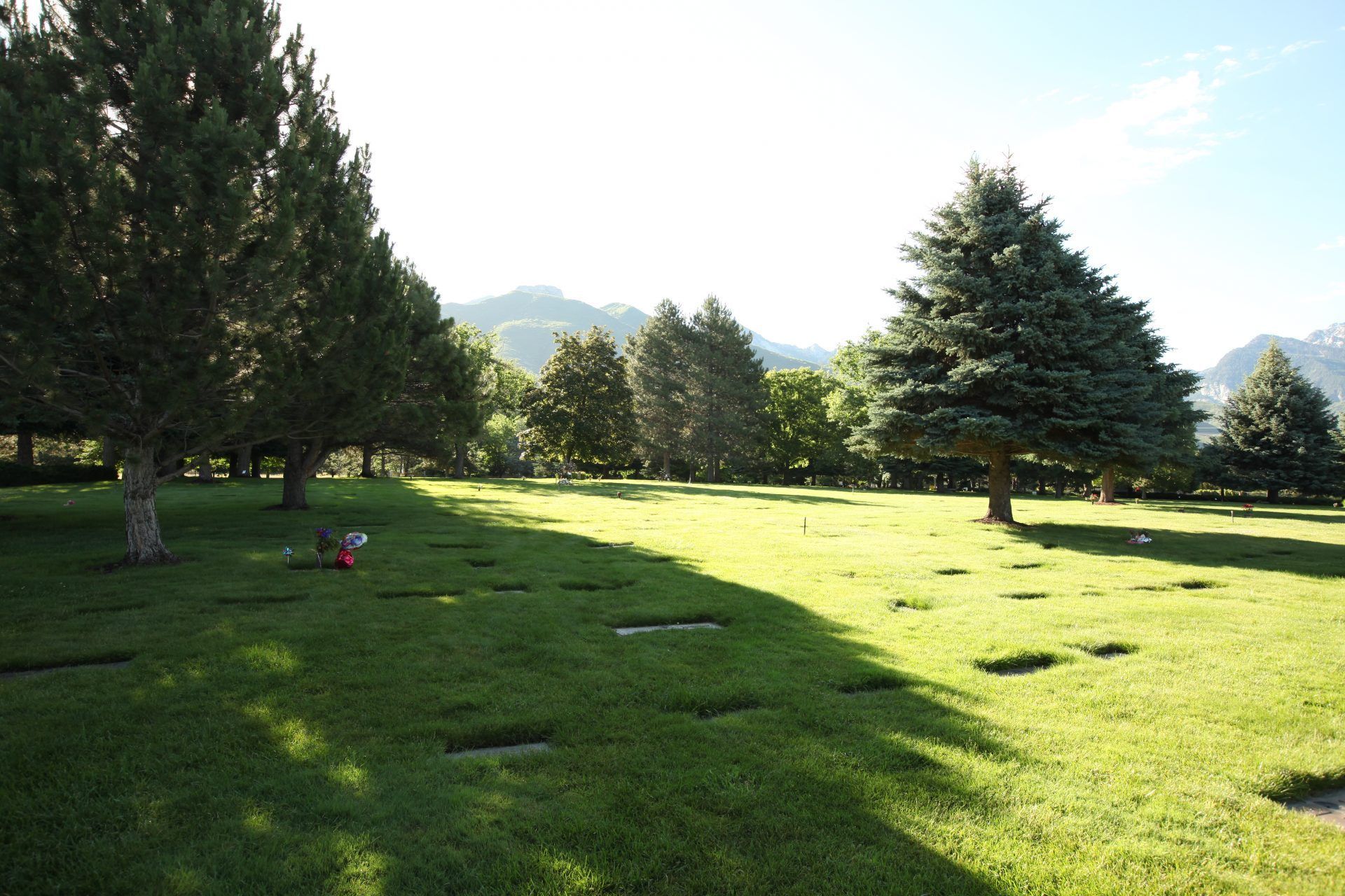 Memorial Mountain View Mortuary, Cemetery and Pet Garden