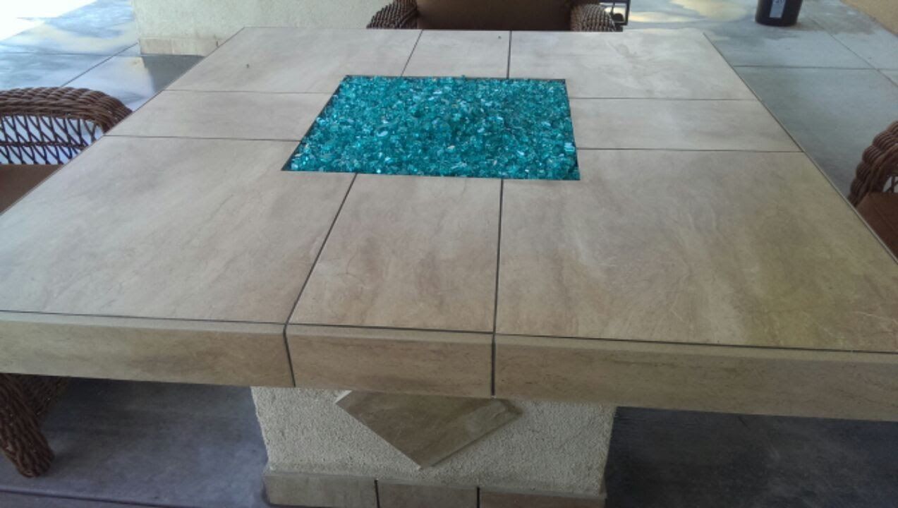A table with a square in the middle of it