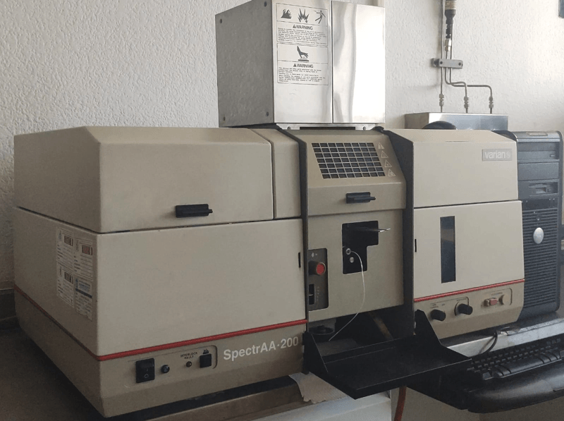 FOTO DE EQUIPO DE ABSORCIÓN ATÓMICA