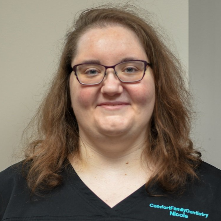 Nicole - Registered Dental Assistant