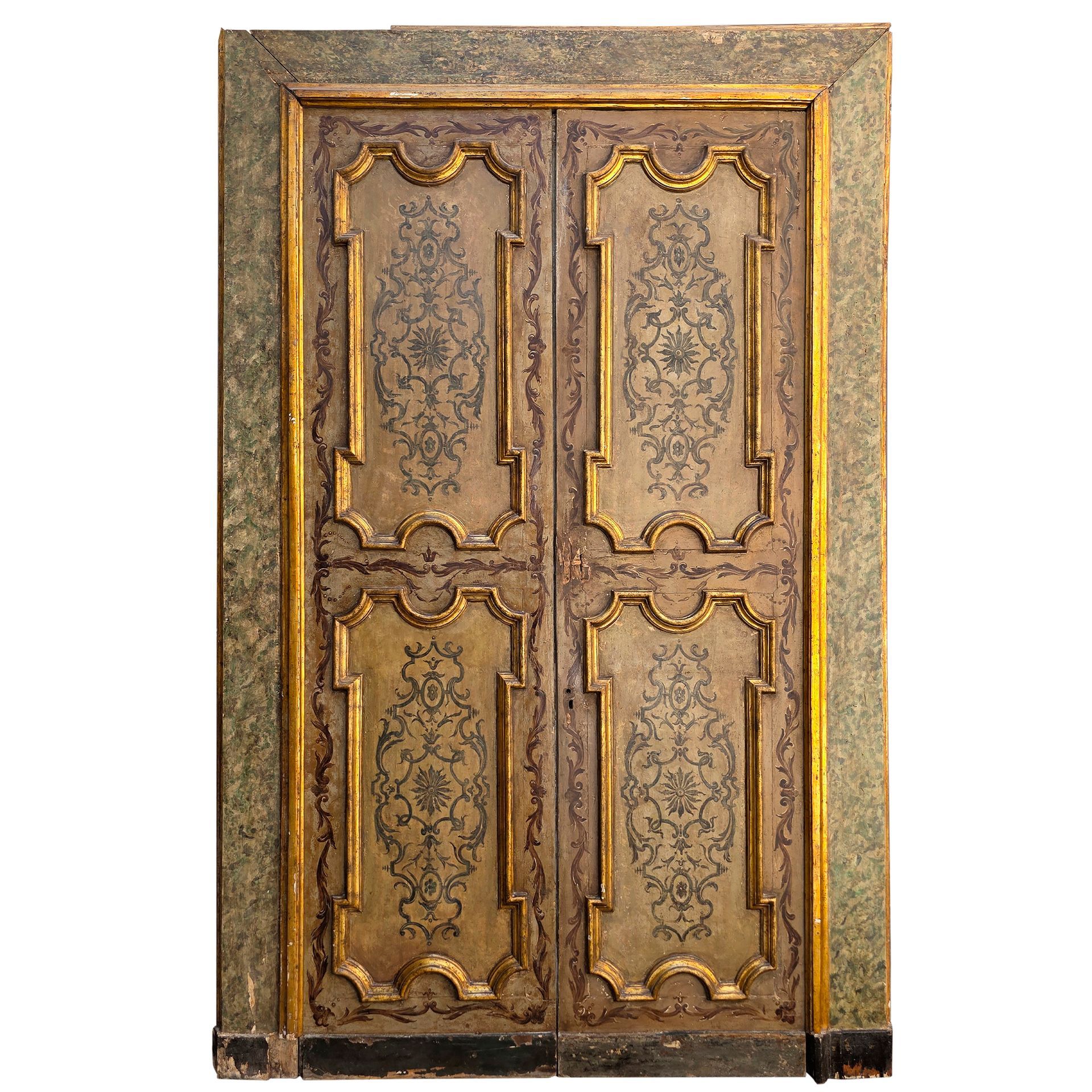 Coppia di porte a due ante in legno laccato a fondo avorio e dorato, Napoli, XVIII secolo
