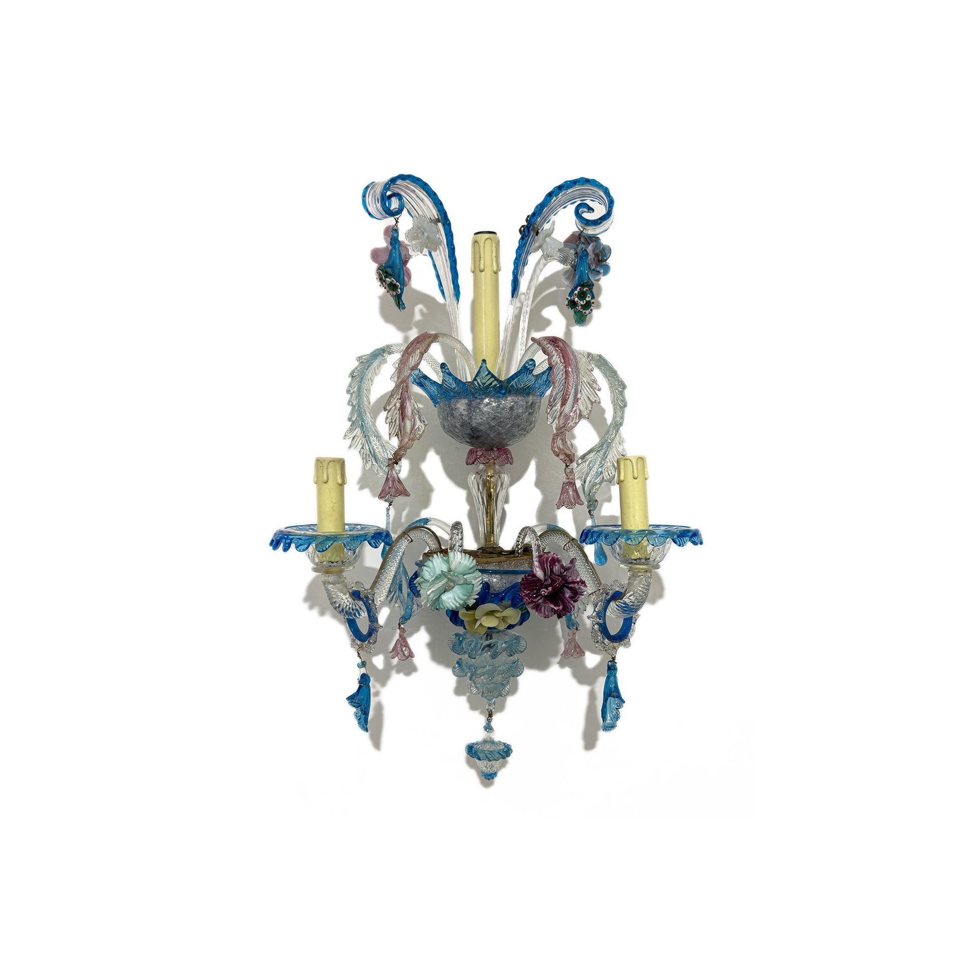 Due Appliques in vetro policromo, Murano, fine del XIX secolo. Primo applique.
