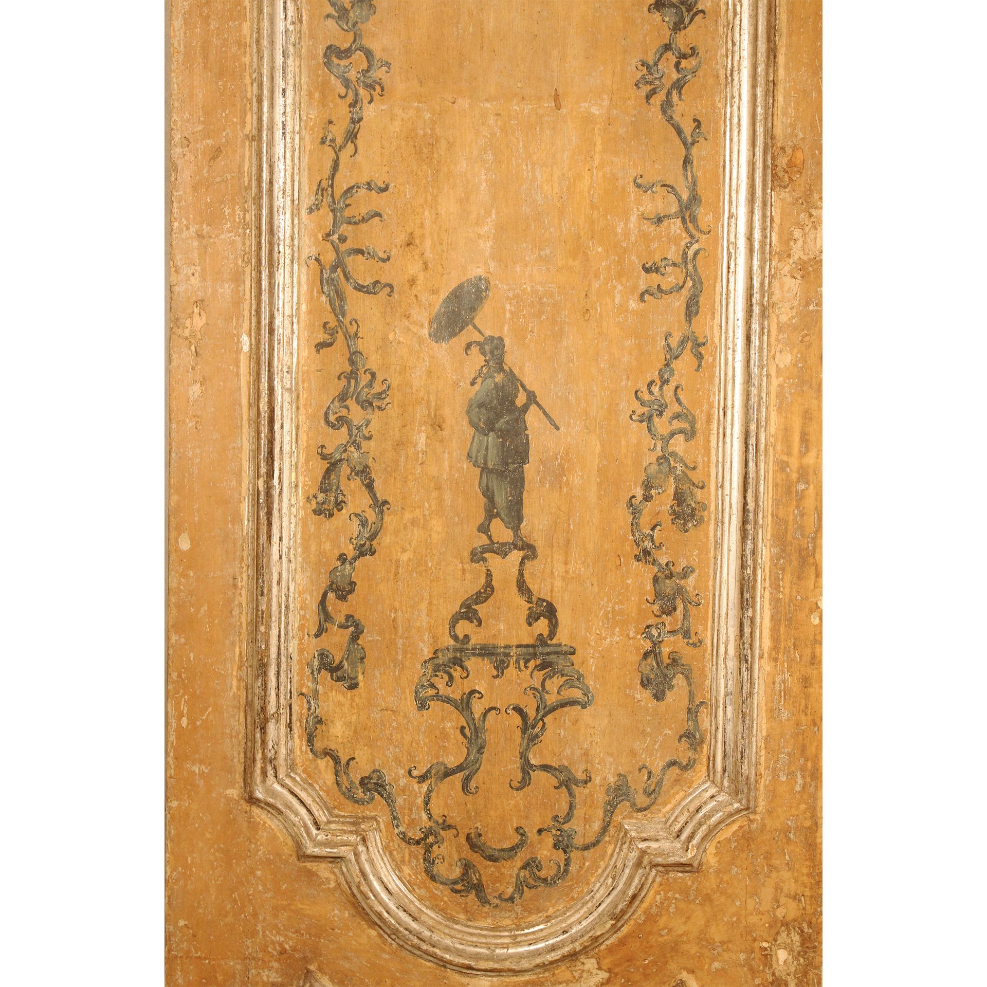 Porta a due ante in legno laccato ocra, Napoli periodo Luigi XV