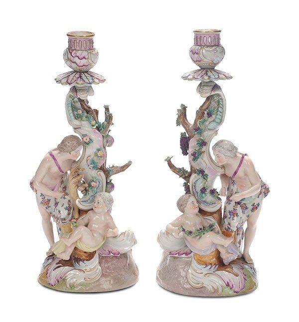 Coppia di portacandele in porcellana Meissen.