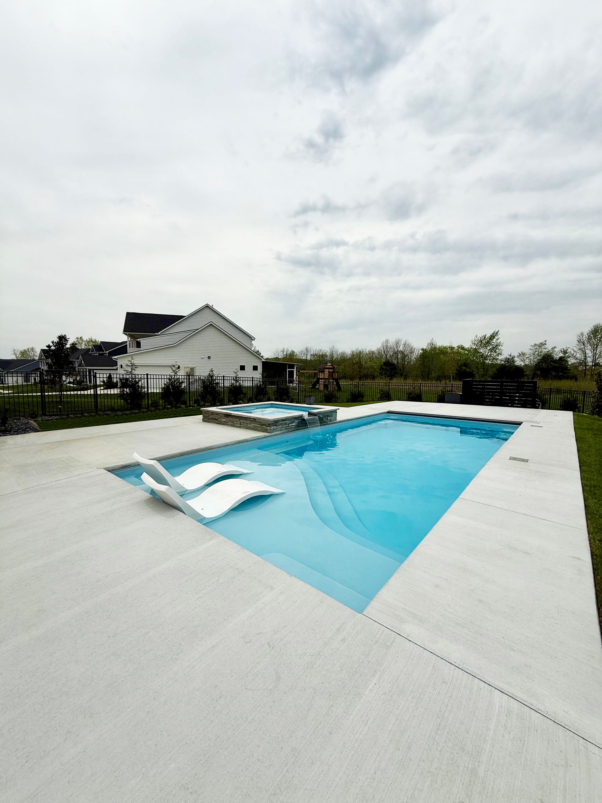 Aspen 16x35 Fiberglass Pool with Spa | Murfreesboro, TN