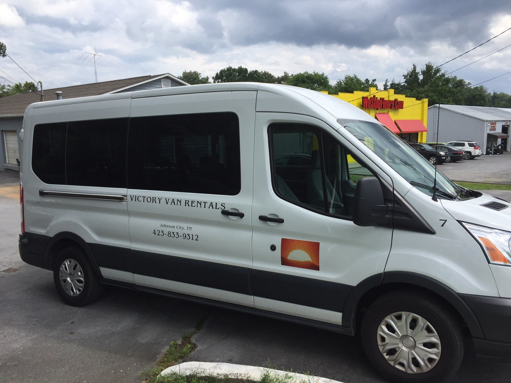 Standard 15 Passenger Victory Van