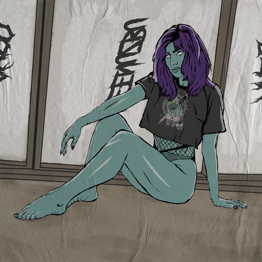 Uma pessoa de pele azul e cabelo roxo está sentada de pernas cruzadas no chão perto de uma janela, vestindo uma camisa preta.