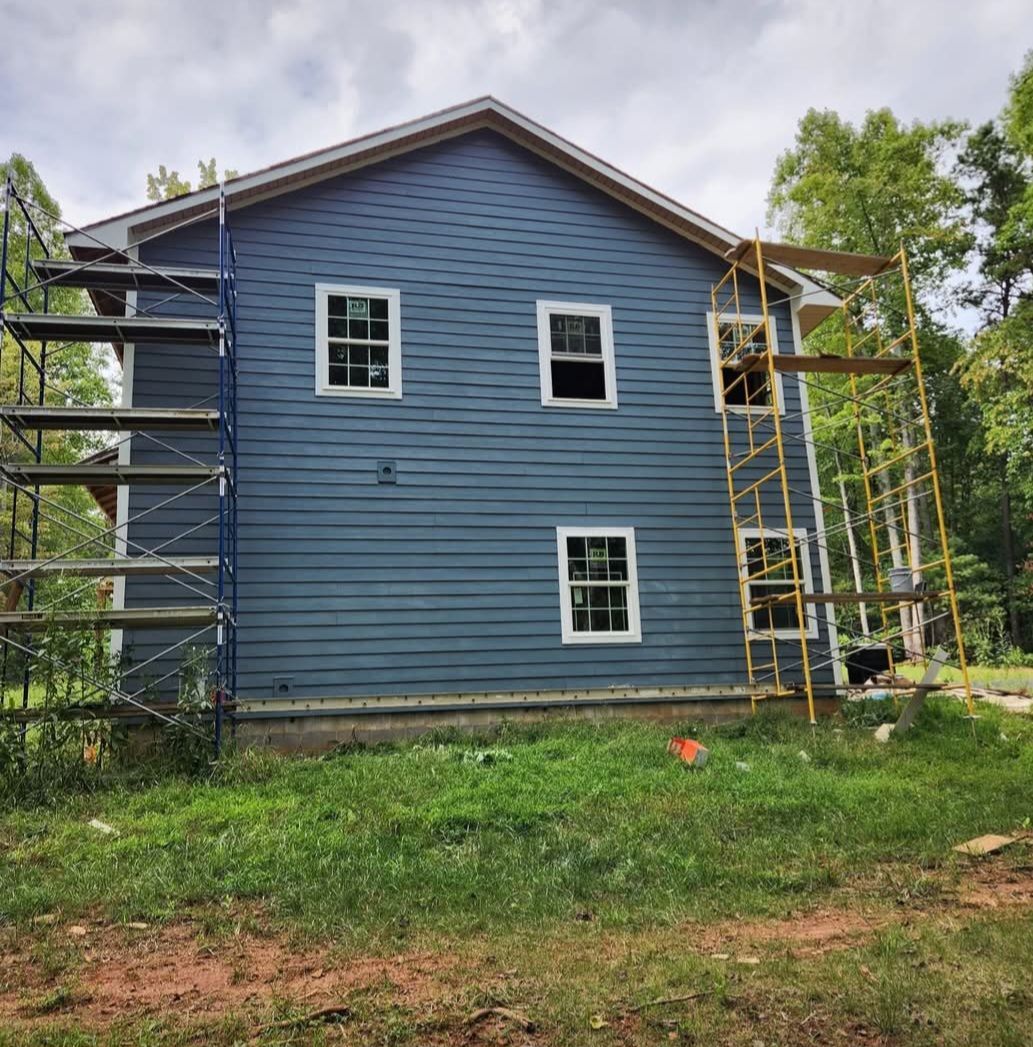 family handyman, reliable, trustworthy, recommended, siding, how to paint a house, painting exterior of house