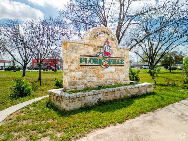 Floresville, TX