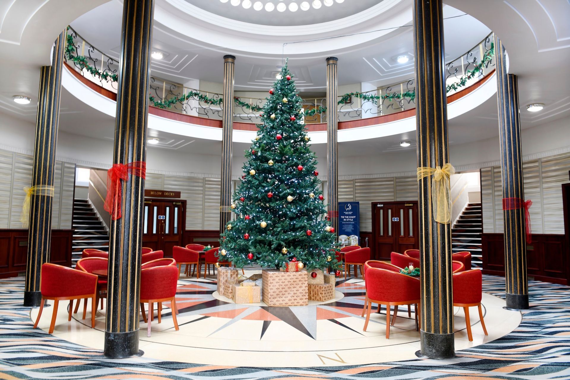 carols round the christmas tree
