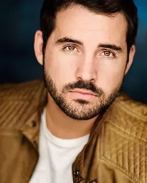 Bradley Watt Headshot — Lux Noir In Townsville City, QLD