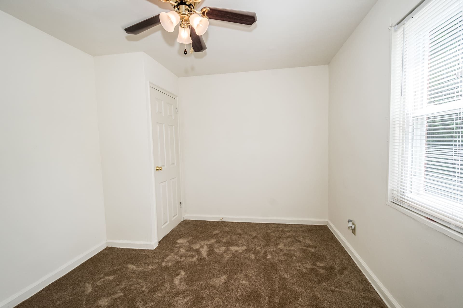 Willow Crest Apartments 16