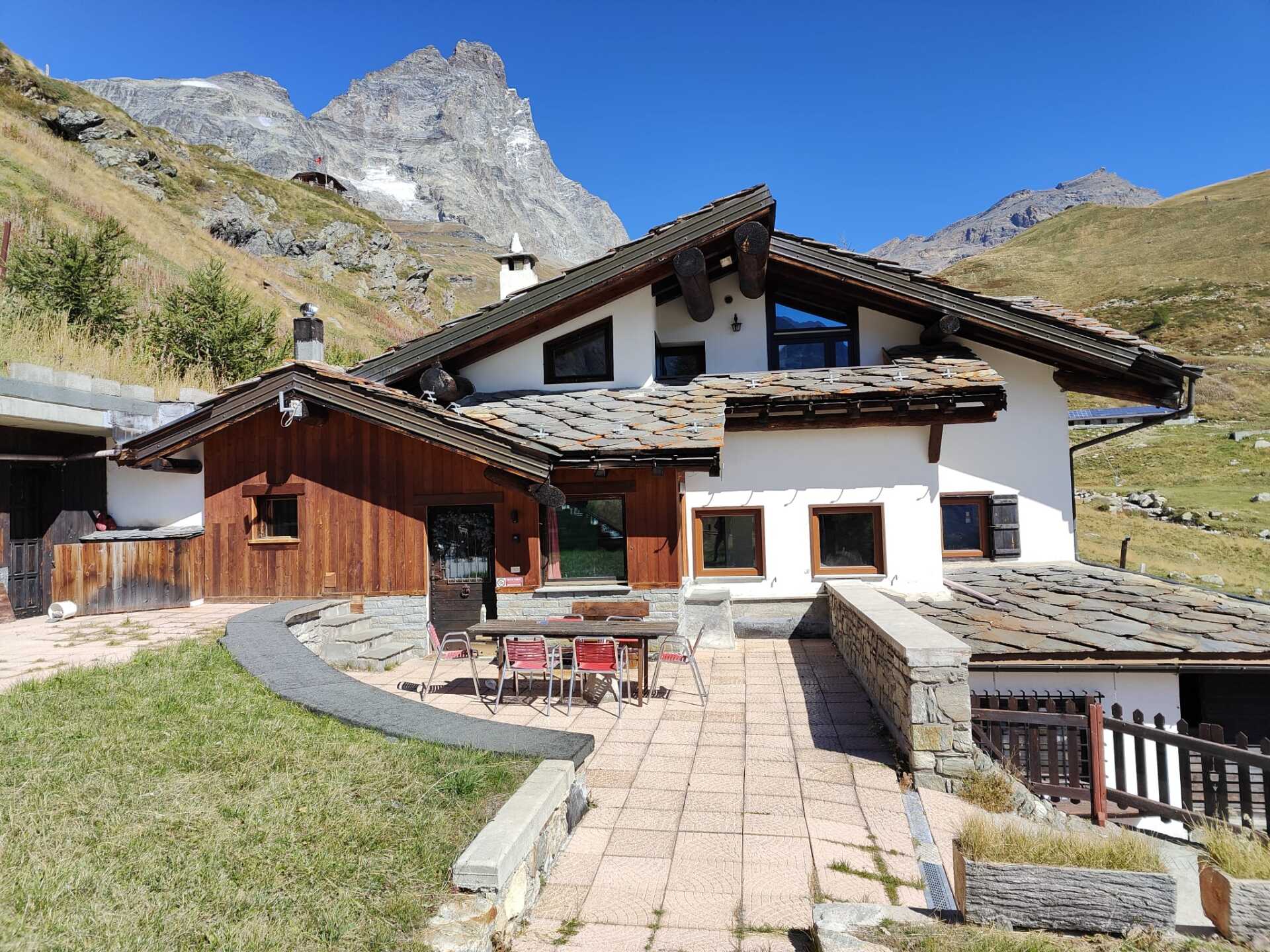 House where La Tigre and Wisiani are located