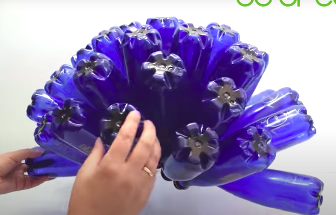 Ideas para reusar botellas de plástico con adornos Ideas para reusar botellas de plástico con adornos
