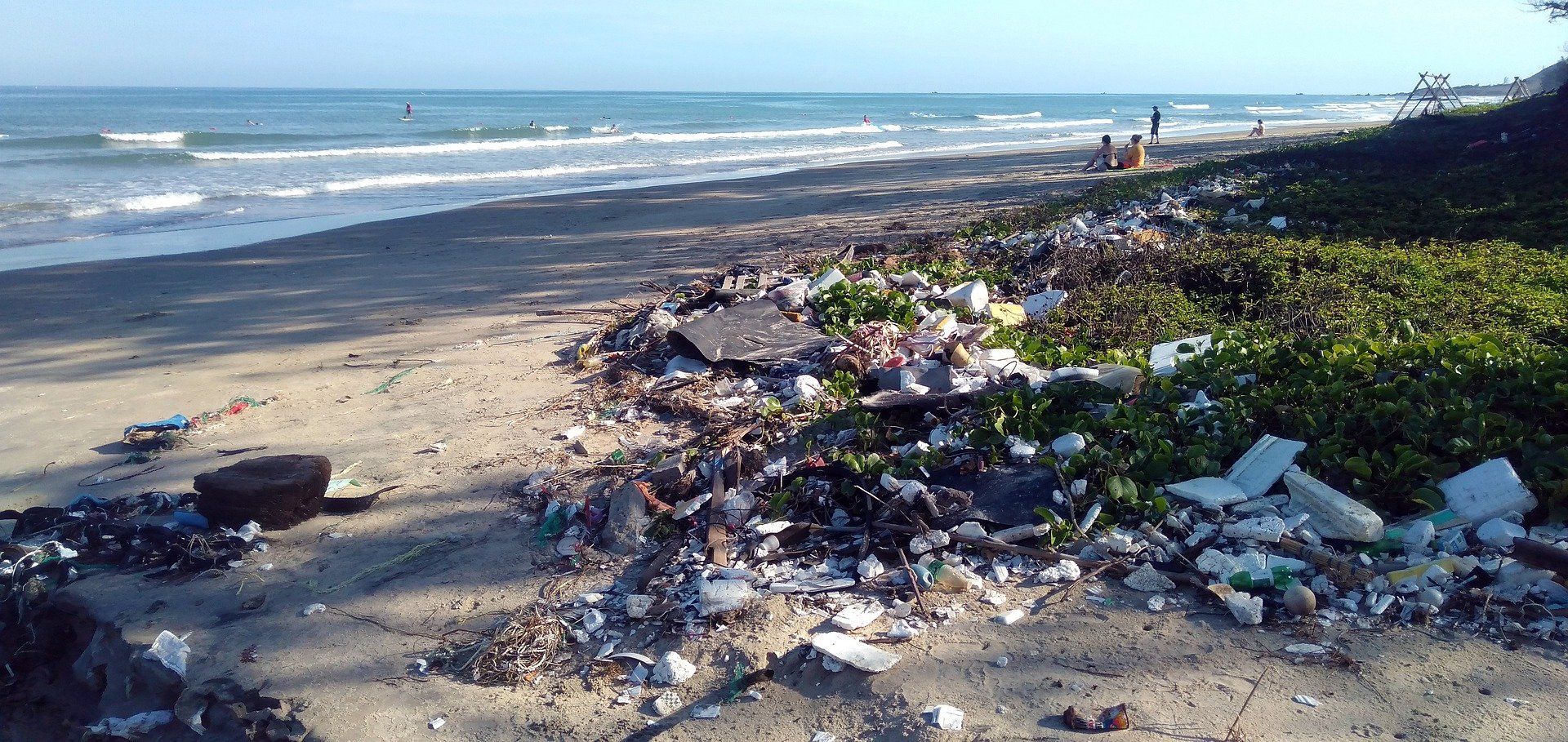 Basura en las playas del mundo Basura en las playas del mundo
