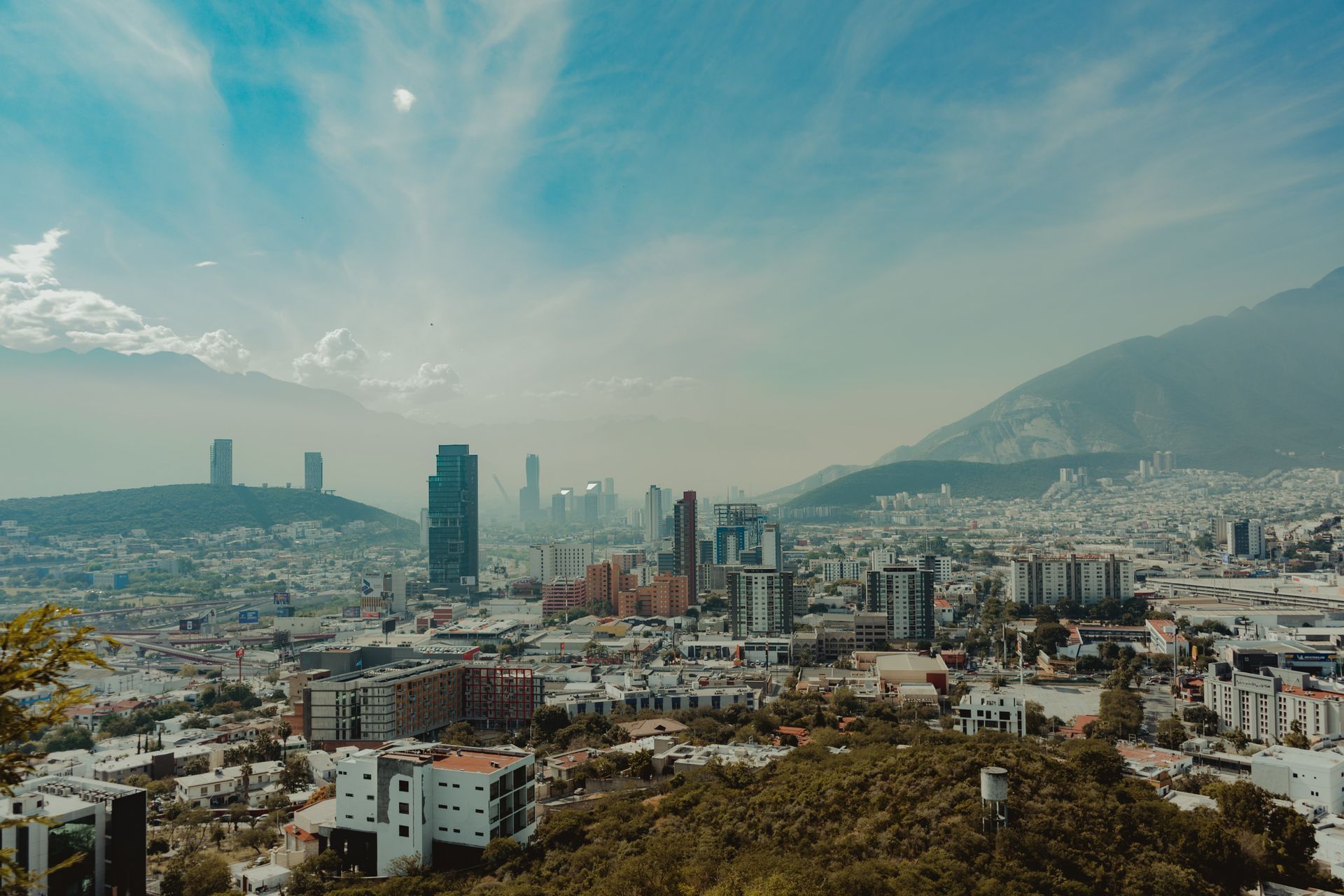 Foto de la mala calidad del aire en la zona metropolitana de Monterrey Foto de la mala calidad del aire en la zona metropolitana de Monterrey