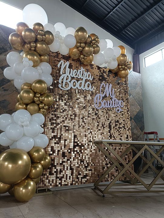 RENT & CELEBRATE - Shimmer wall dorado
