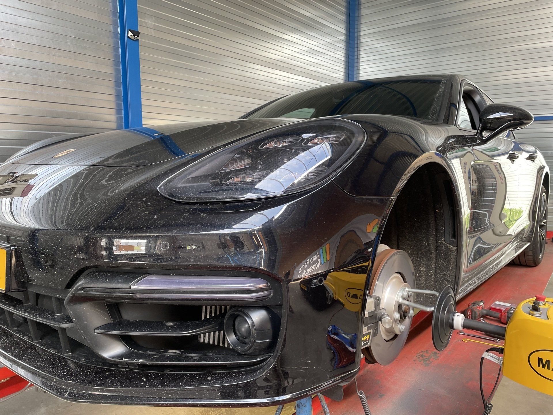 Kromme remschijven Porsche Panamera