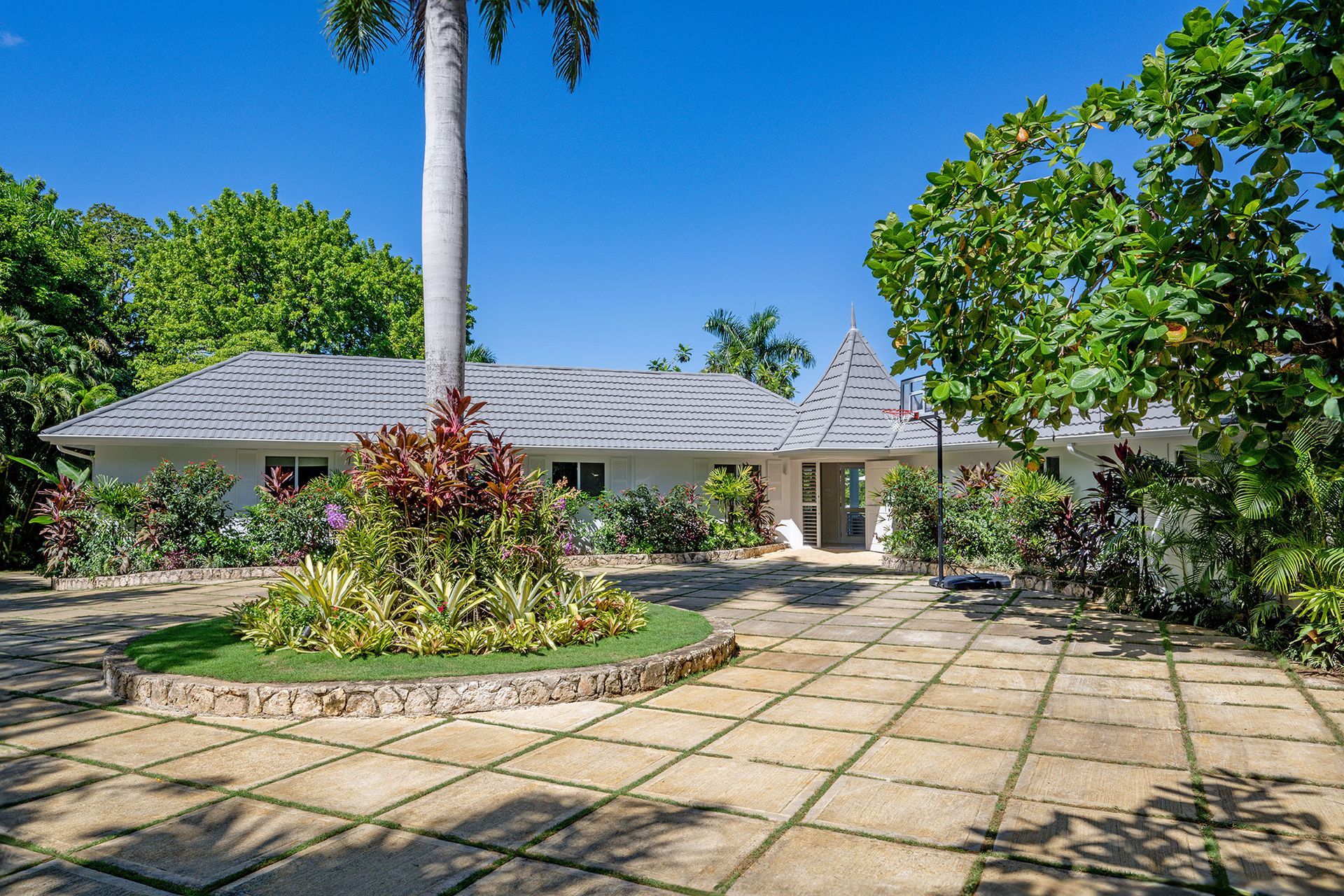 Abacus Luxury Villa Montego Bay entrance