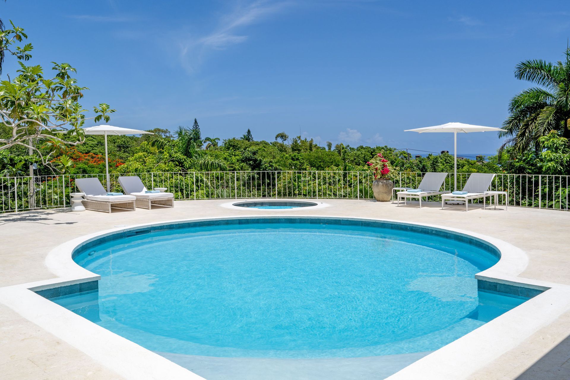 Abacus Luxury Villa Montego Bay pool