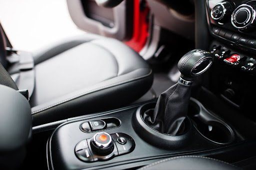 oli persneling mobil bocor