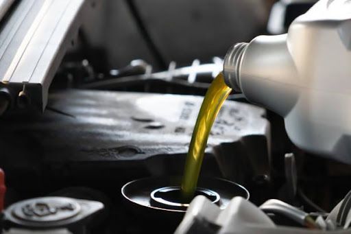ragam fakta kekentalan oli mobil