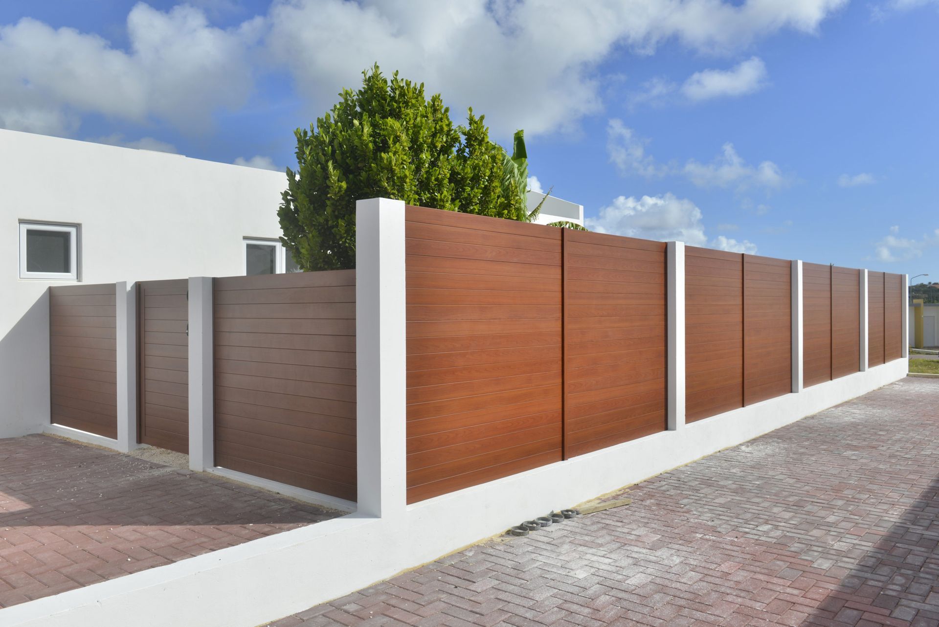 Knotwood Fence