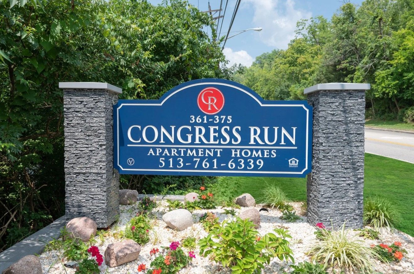 congress run exterior sign