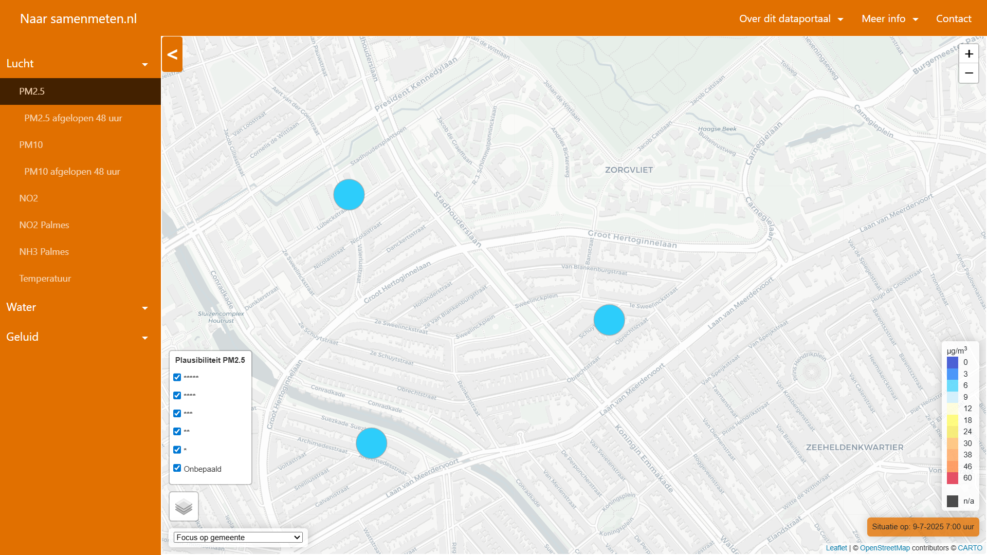 Oranje kaartdashboard met drie blauwe locatiemarkeringen en een kleurenlegenda aan de rechterkant.