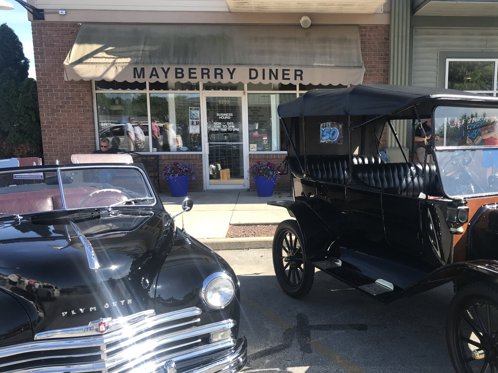 Mayberry Diner Locations / Serving Toledo and Sylvania Ohio
