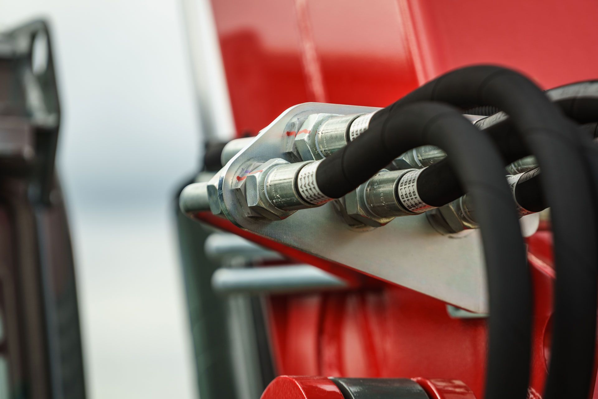 Pipe system of hydraulic valves in agricultural machinery.
