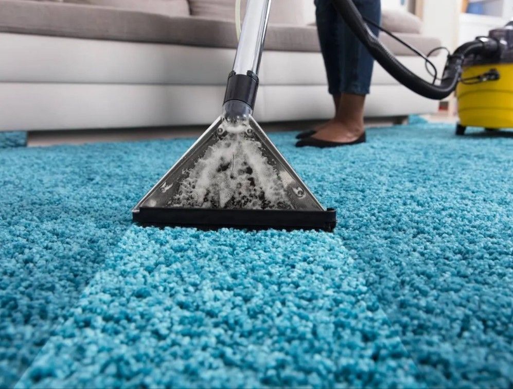 Squeaky Cleaners Nottingham cleaning a carpet at a house in Hoveringham