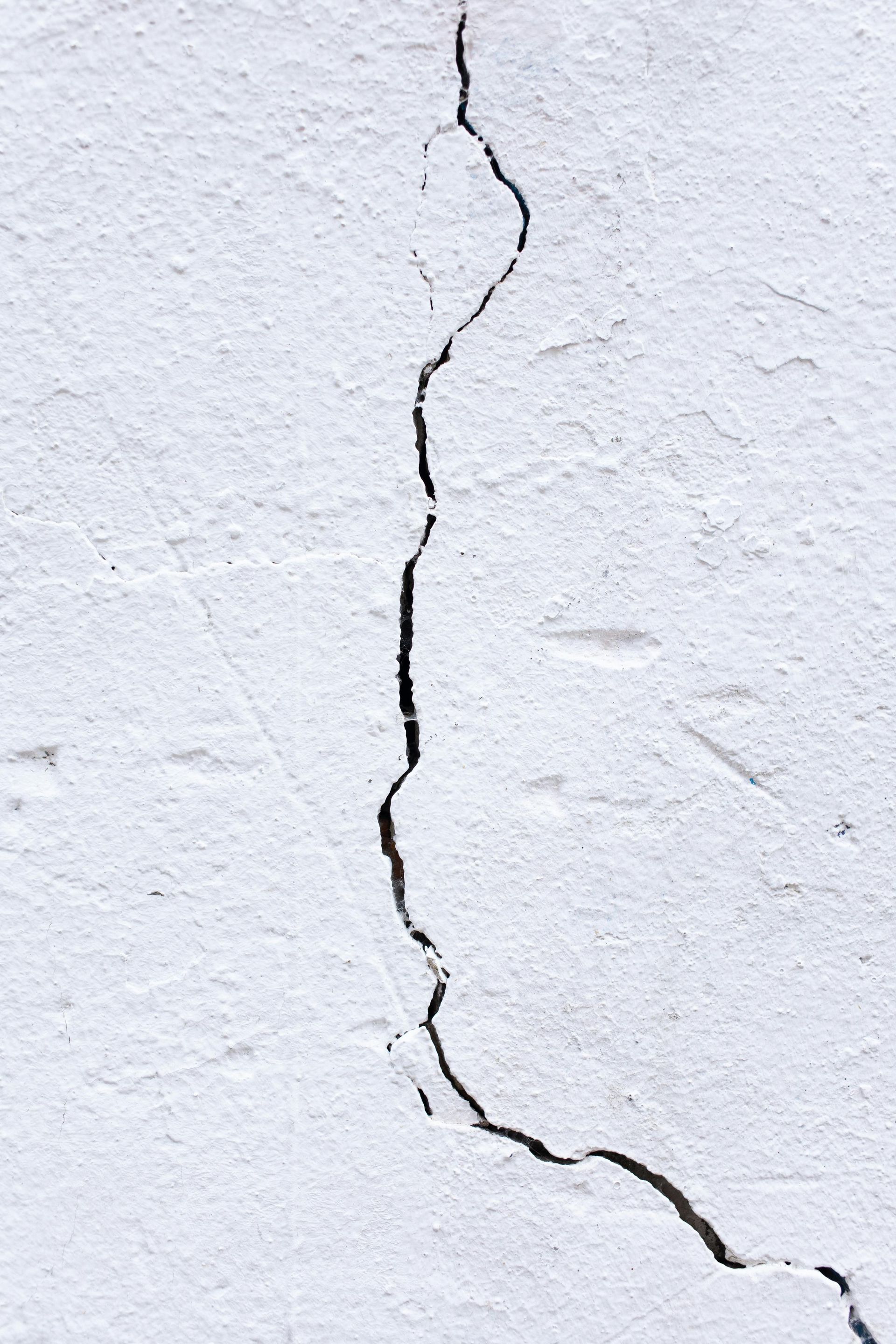 Crack in wall