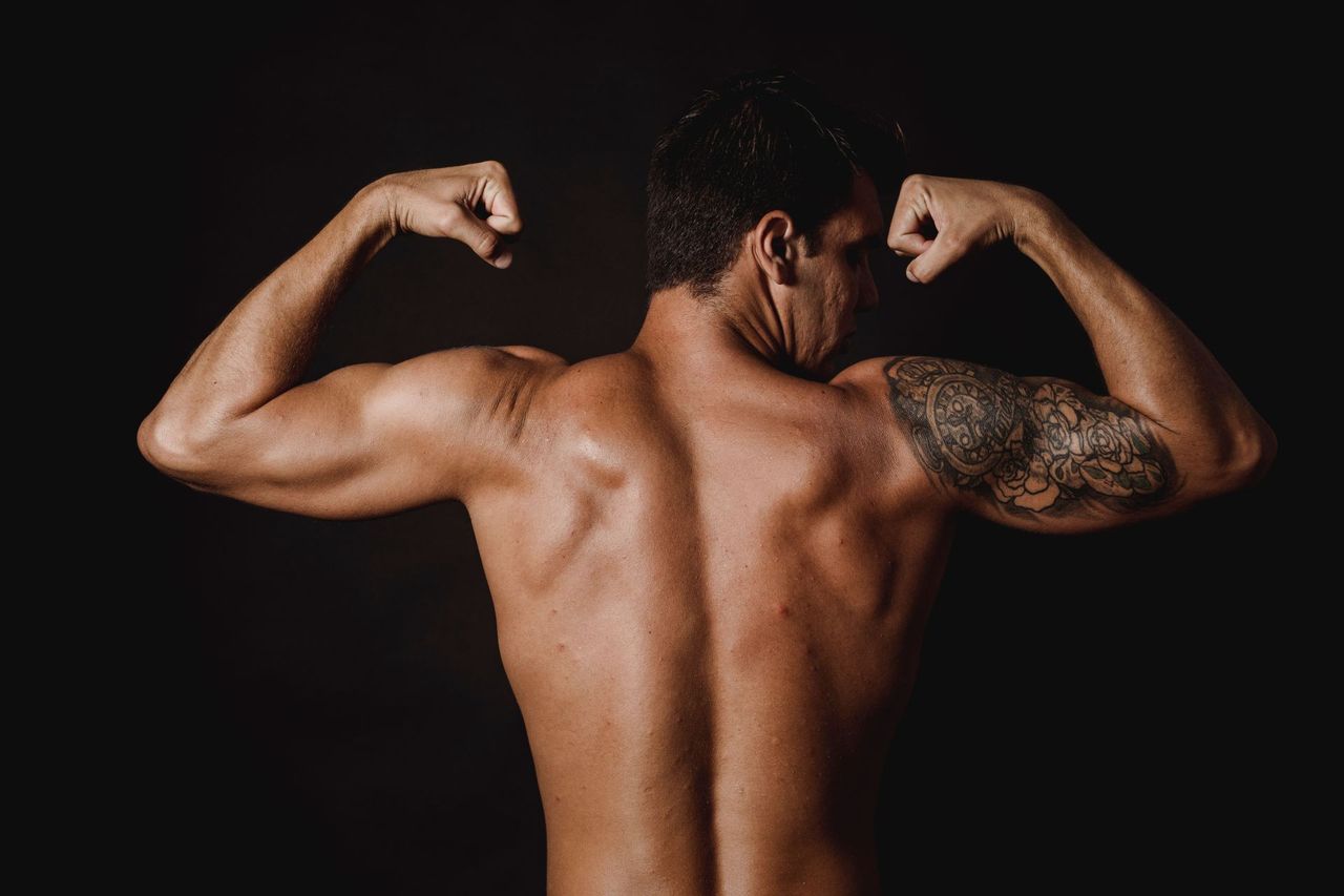 Smooth back and shoulders after a men's back and shoulder wax