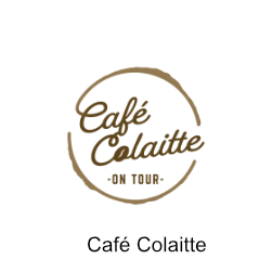 Logo van Café Colaitte: bruine tekst in een bruine cirkel met koffievlekken, met daaronder de tekst
