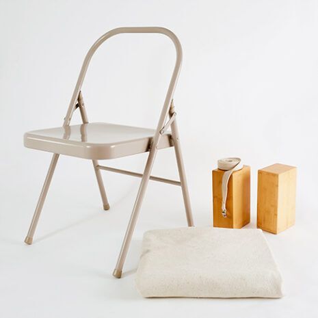 Chair_Pune_blankeT_props_EllaSophie