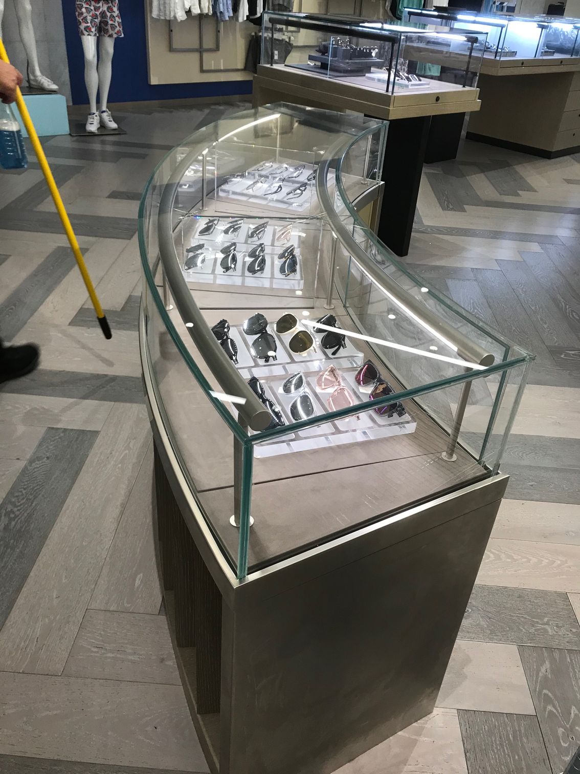 Curved Glass - Fixtures