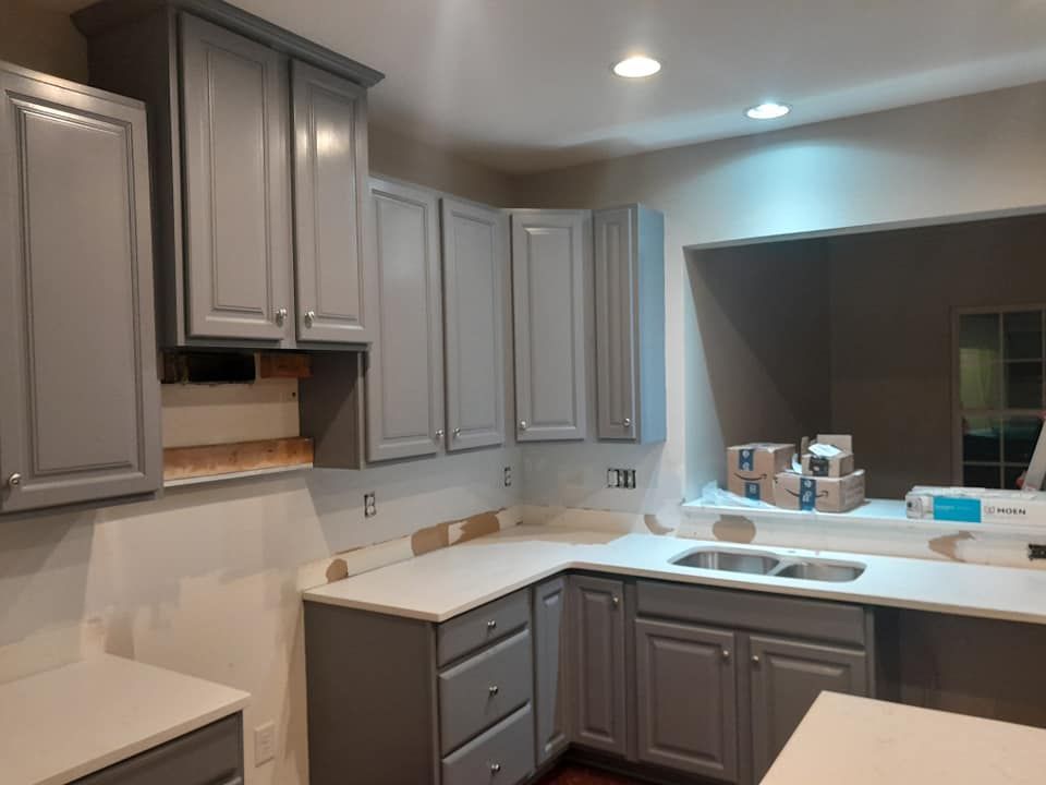 fine finish Cabinet refinishing